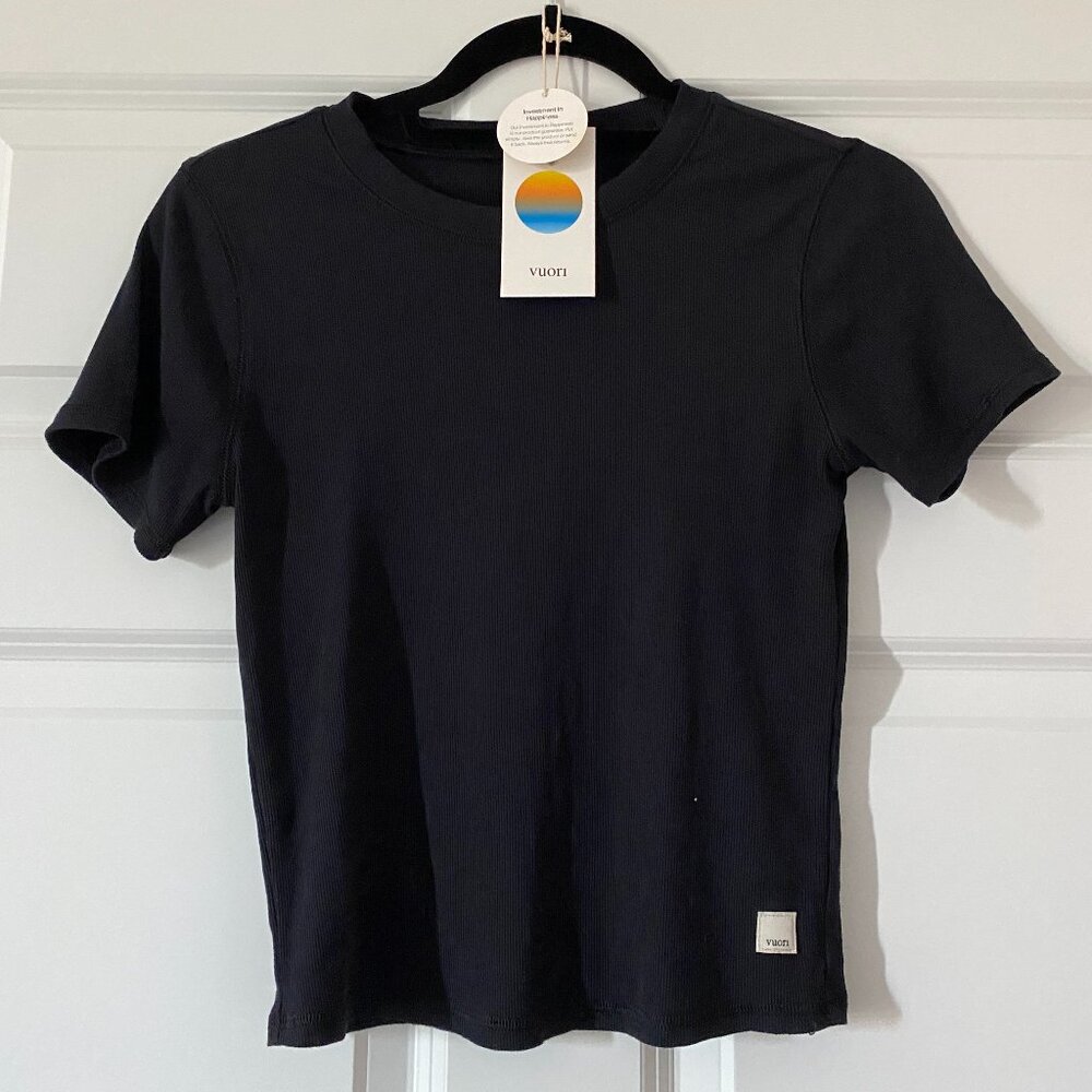 Vuori Pose Fitted Tee - Black